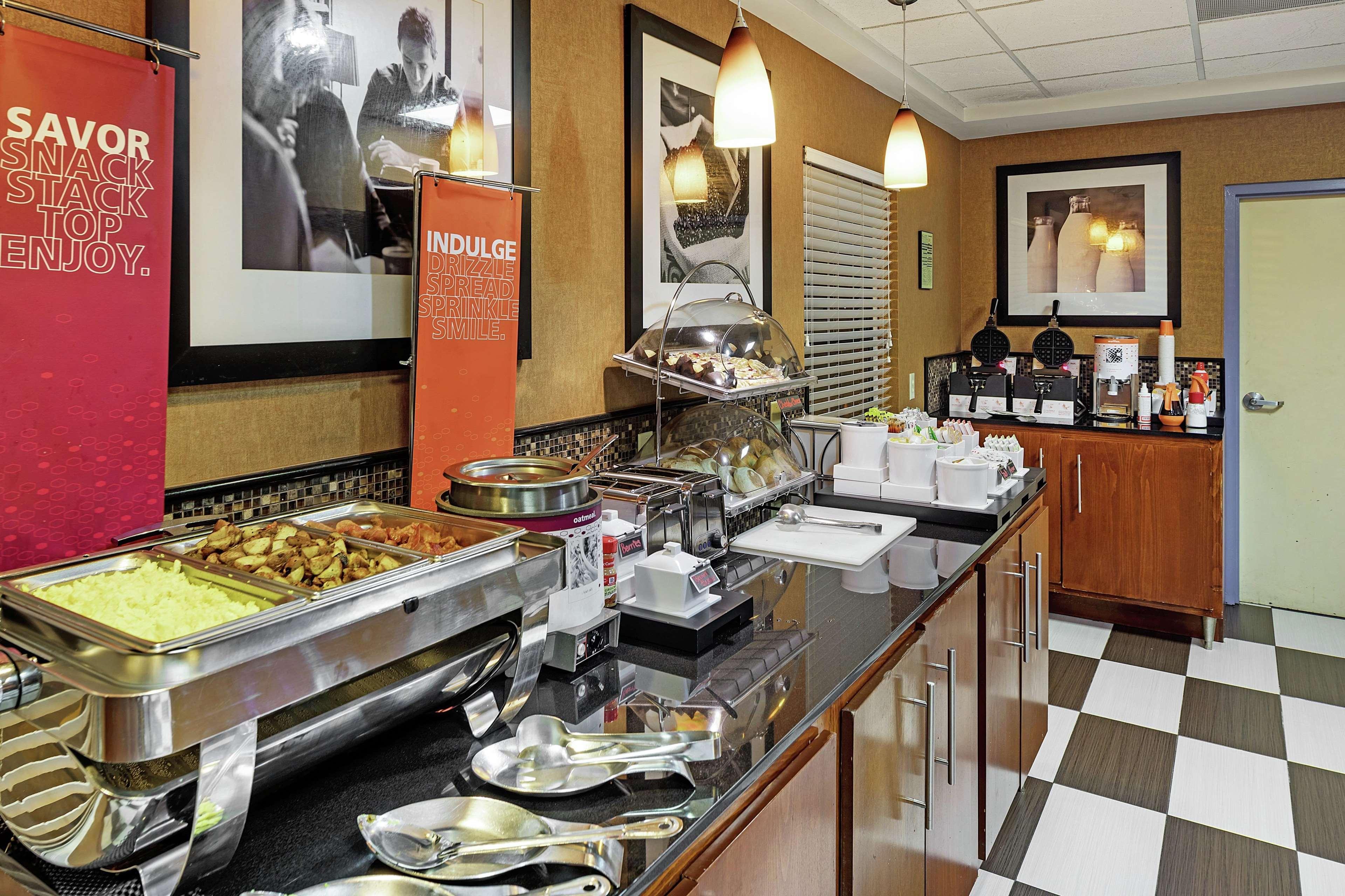 Hampton Inn Helen Esterno foto