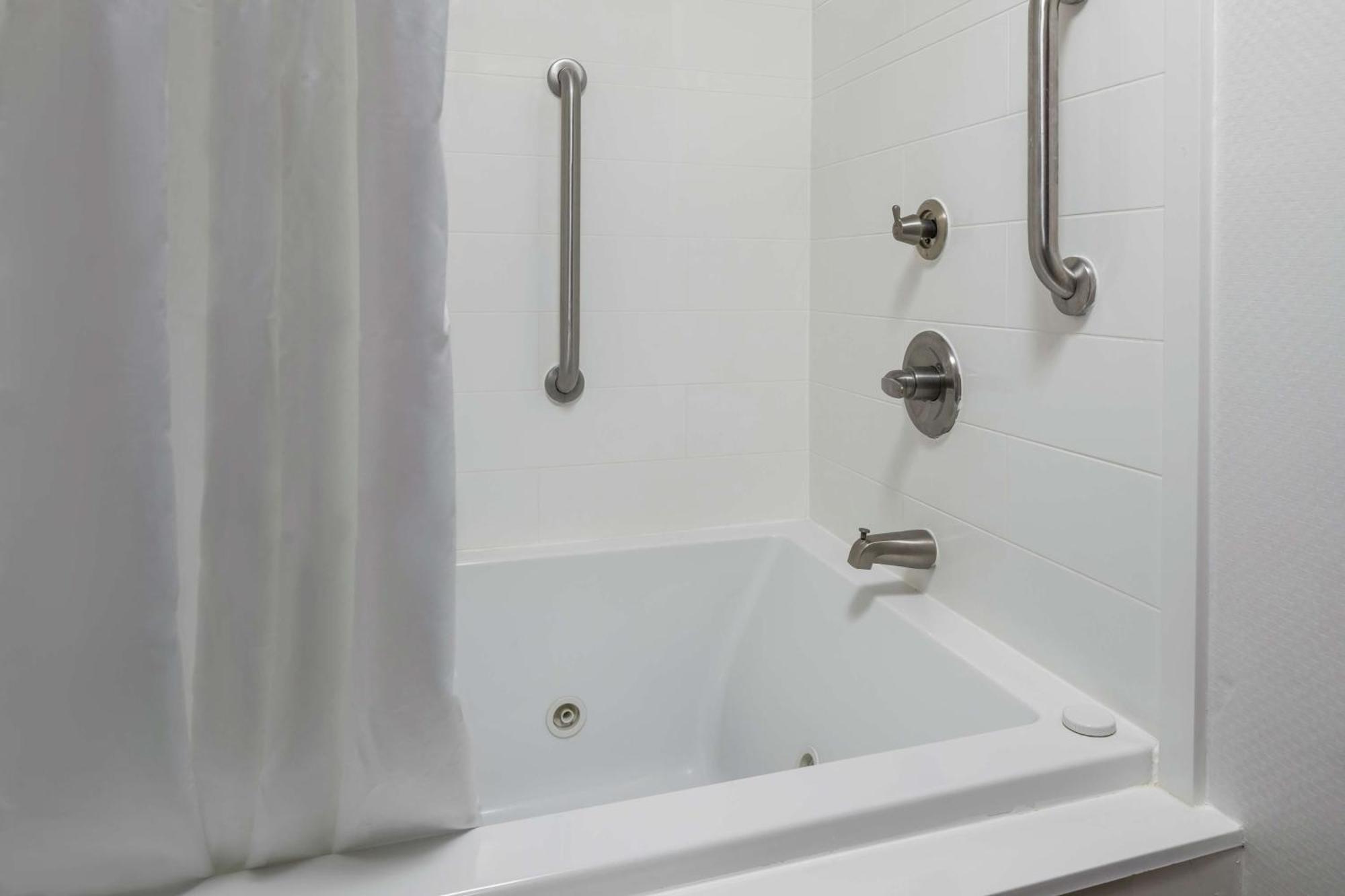 Hampton Inn Helen Esterno foto