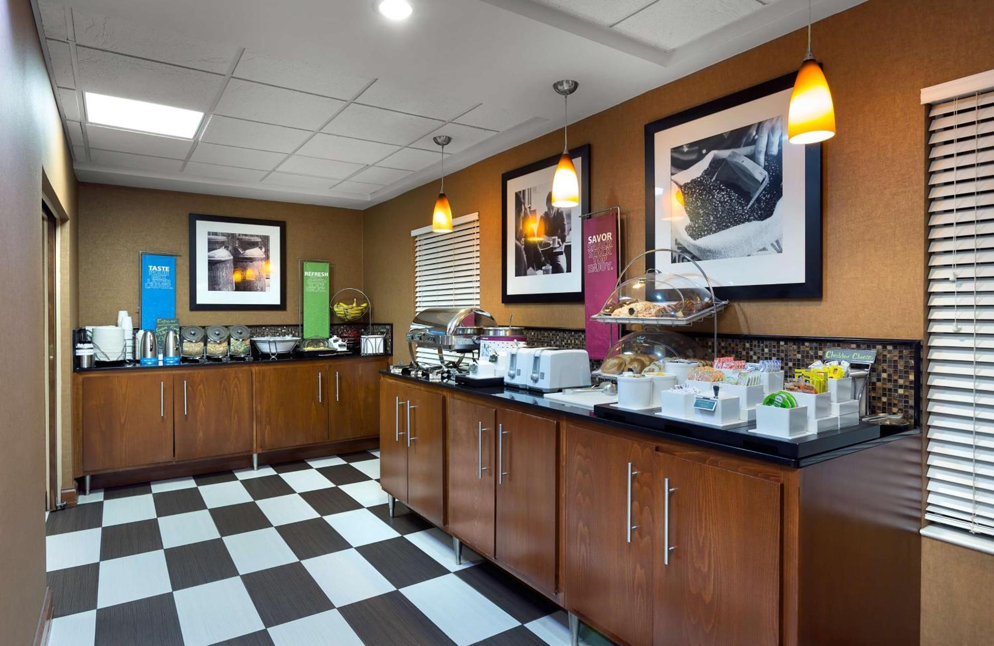 Hampton Inn Helen Esterno foto
